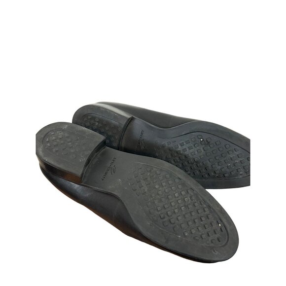 Women Easy Spirit  Size 8.0 Black Faux Leather Casual  Slip-On Shoe Black - Picture 10 of 11